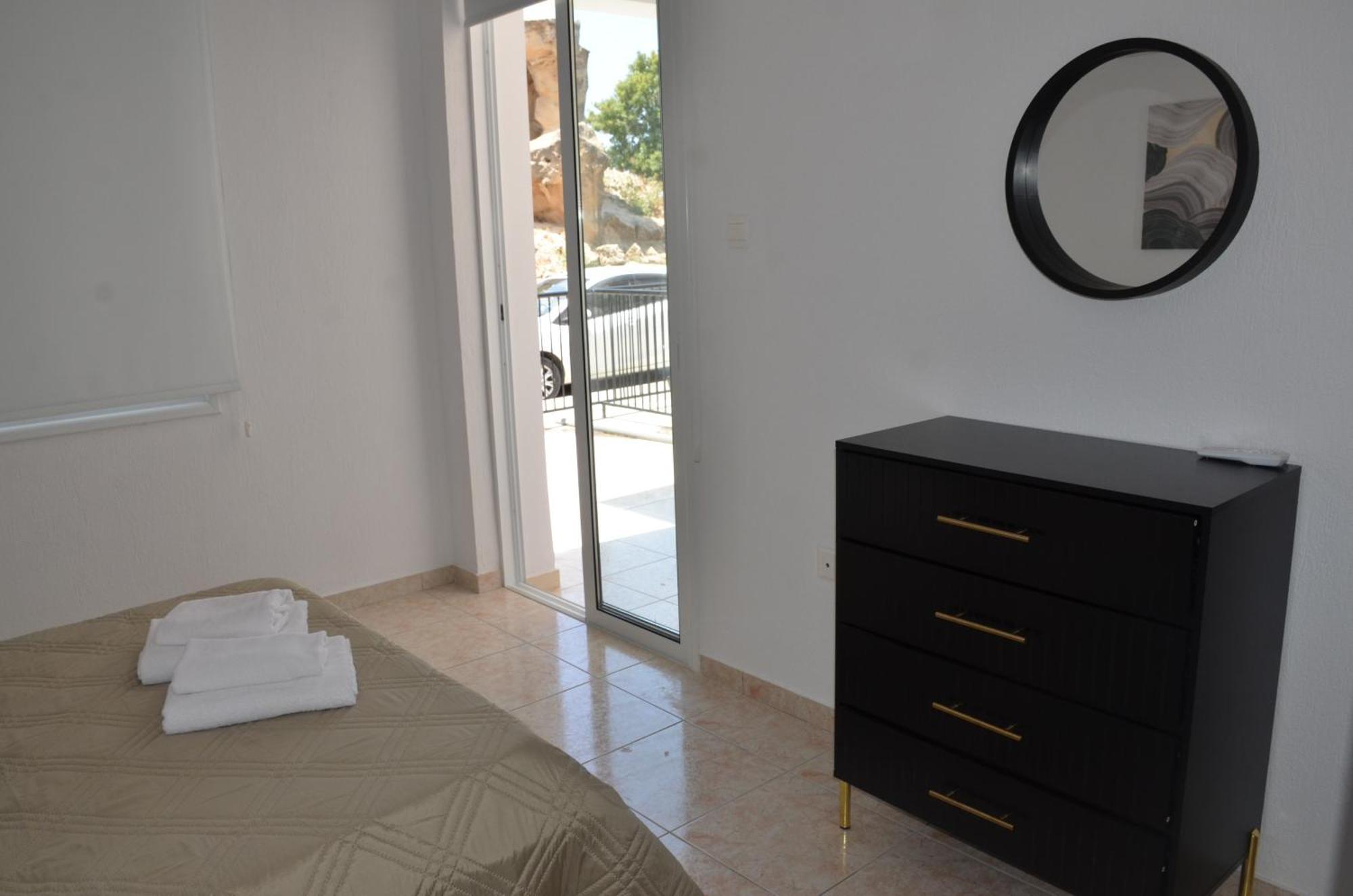 Laertis Apartments - By Imh Travel & Tours Paphos Exterior photo