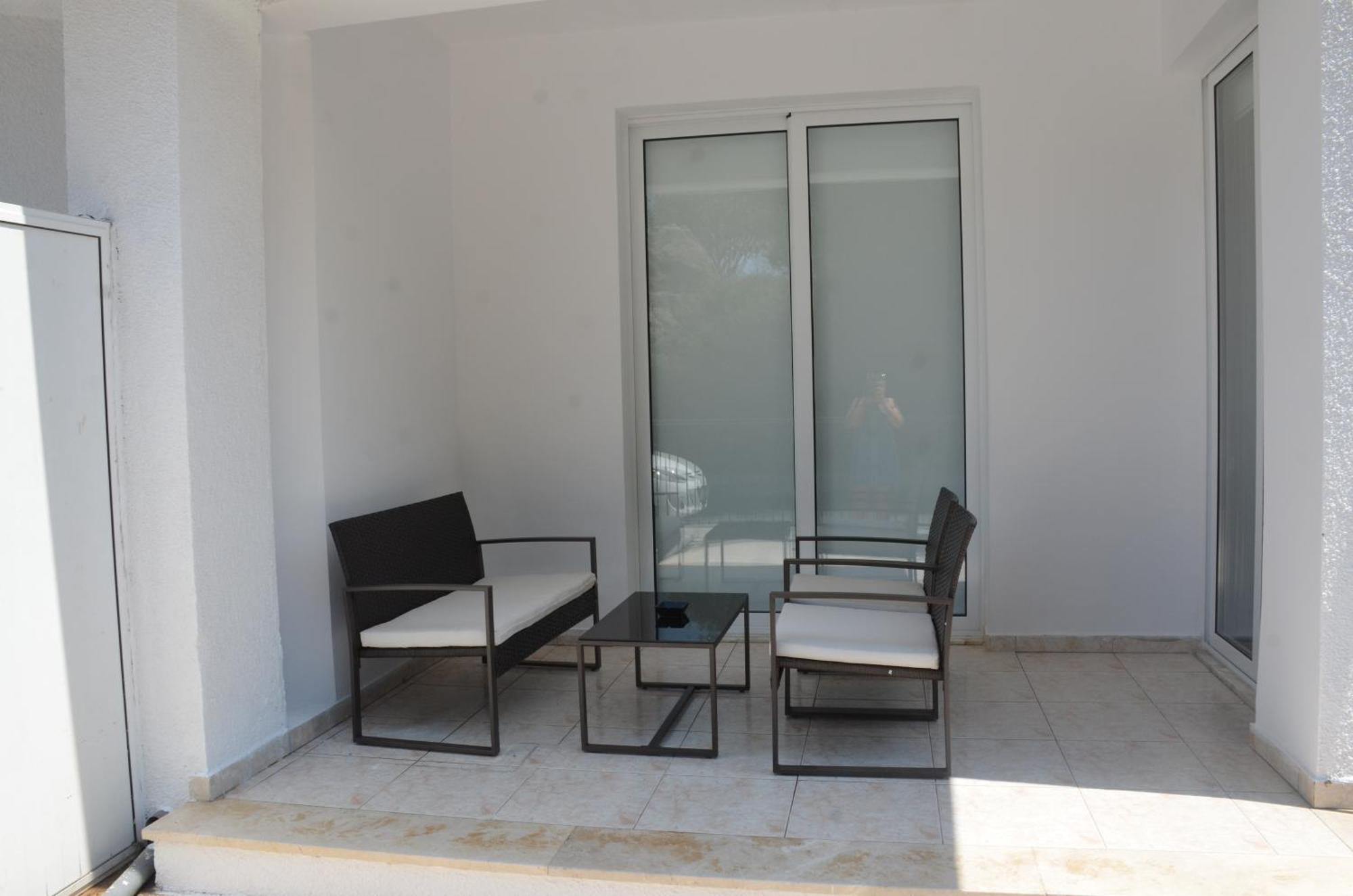 Laertis Apartments - By Imh Travel & Tours Paphos Exterior photo