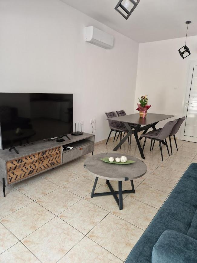 Laertis Apartments - By Imh Travel & Tours Paphos Exterior photo