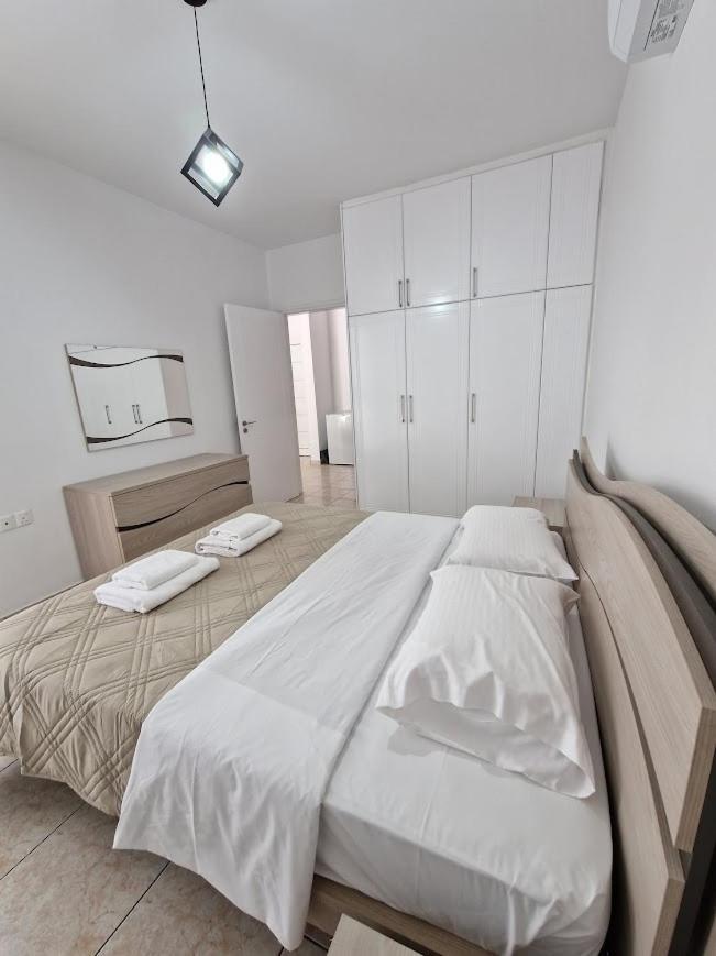 Laertis Apartments - By Imh Travel & Tours Paphos Exterior photo
