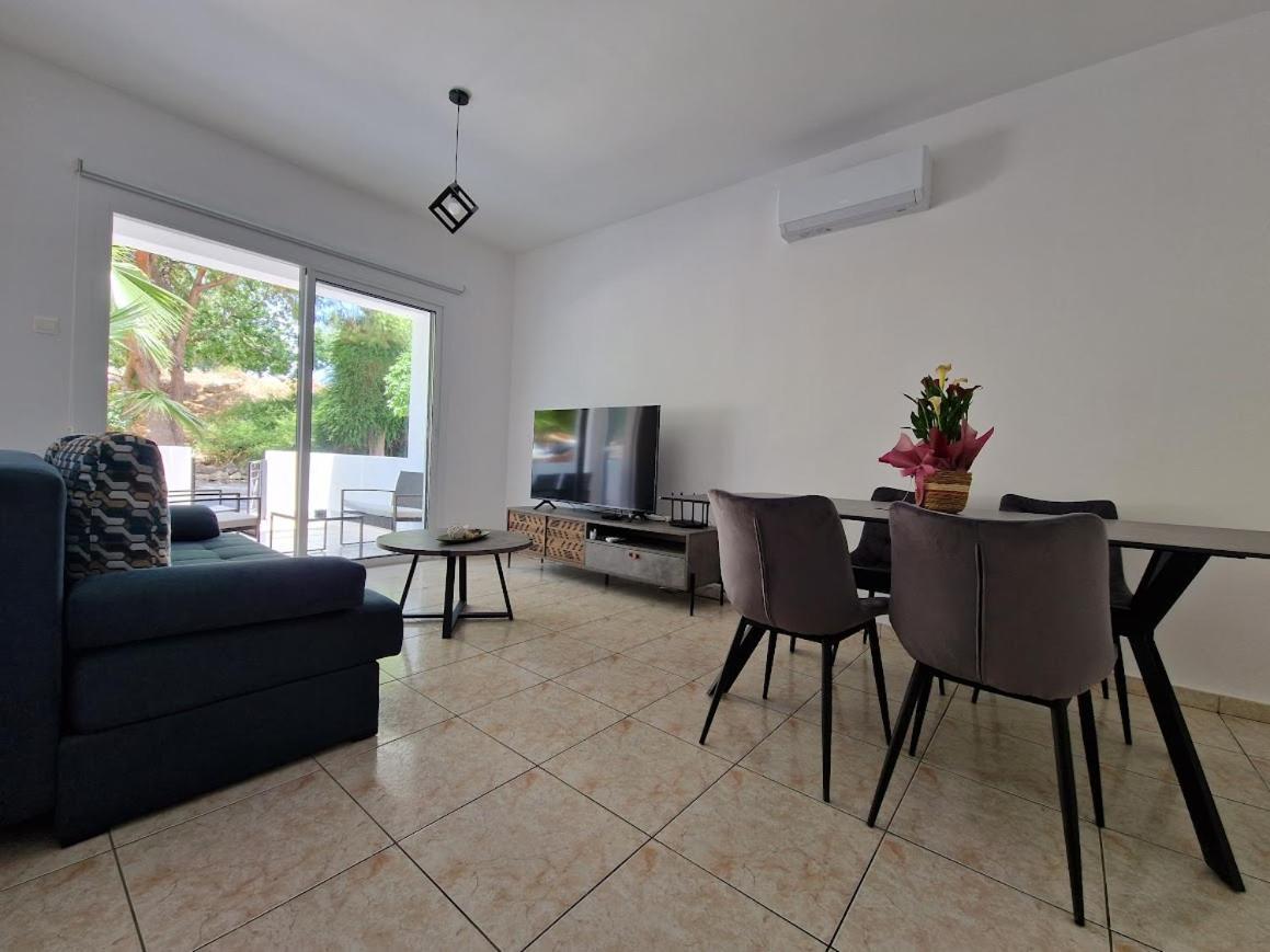 Laertis Apartments - By Imh Travel & Tours Paphos Exterior photo
