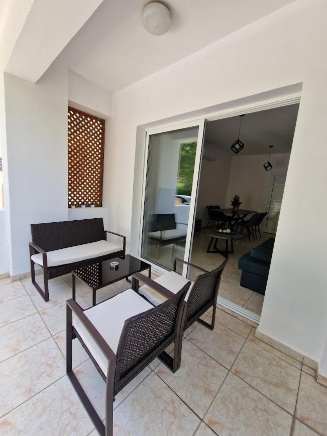 Laertis Apartments - By Imh Travel & Tours Paphos Exterior photo